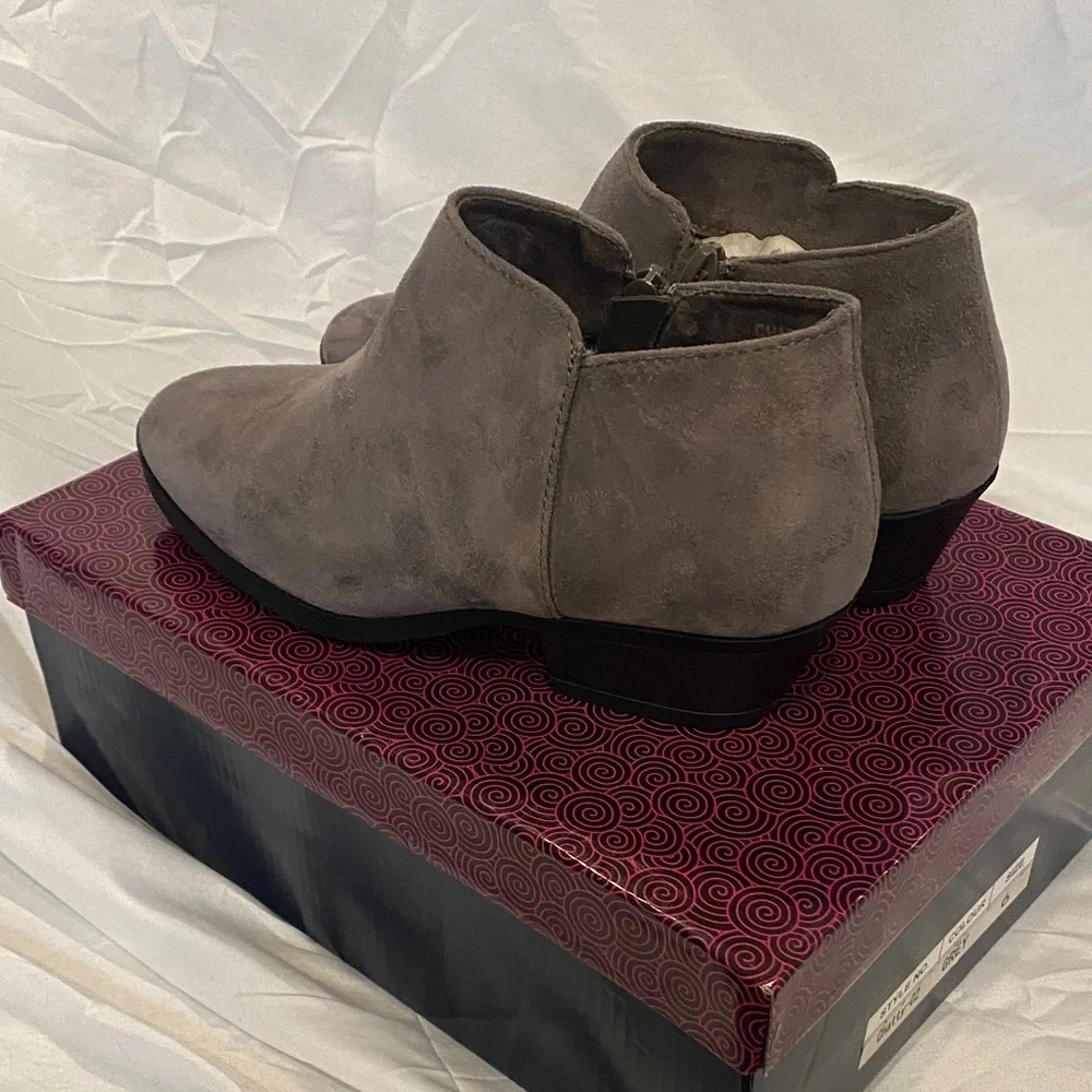 Charming‎ Gray Ankle Booties